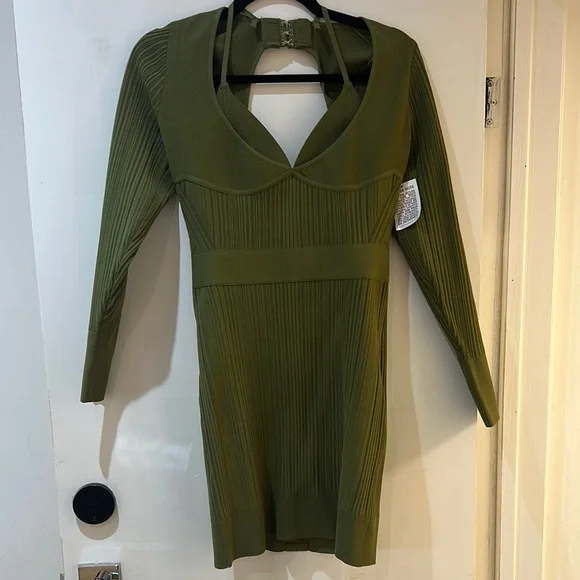 Bnwt Herve Léger short Dress
Sold out in stores - Picture 2 of 2